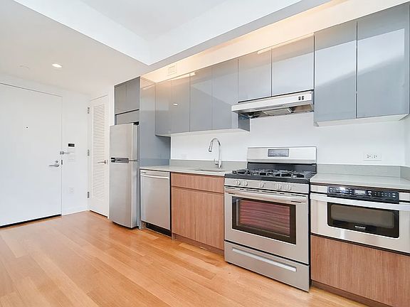 5th image of 223 4th Ave APT 7E