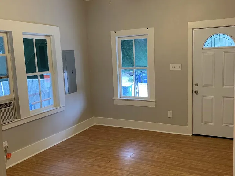 426 Cleveland St — Photo 3