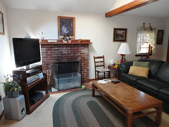 3rd image of 34 Tewksbry Drive