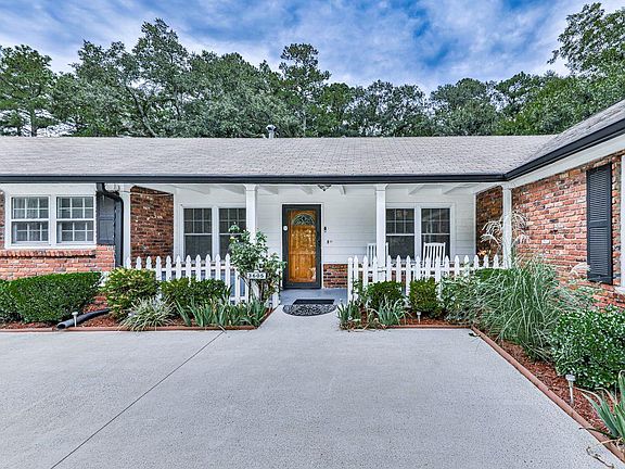 3rd image of 3605 Shallowford Rd