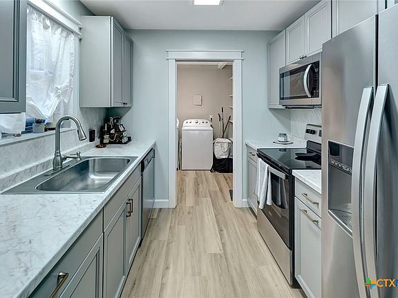 4th image of 17 Northshire St