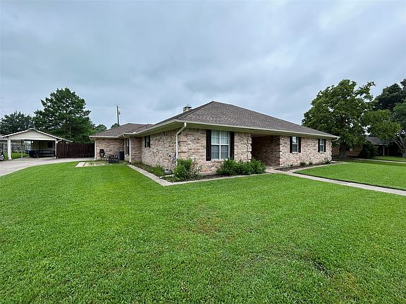 3rd image of 203 Marianne Cir