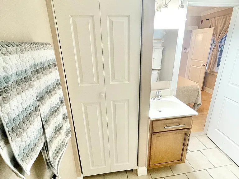 1716 Pine St #1R — Photo 13