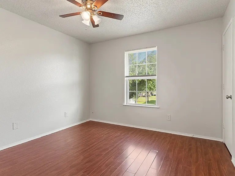 4935 Miller Ave — Photo 9