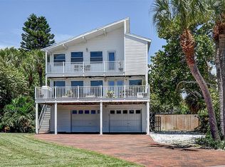 3102 S Maritana Dr, Saint Pete Beach, FL 33706