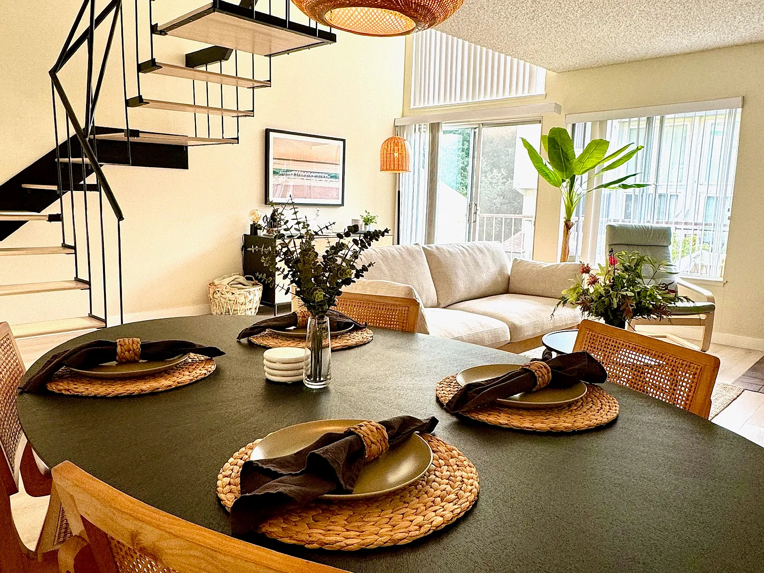 2 bed, 1.5 bath, 1096 sqft, $5,600 — Photo 1