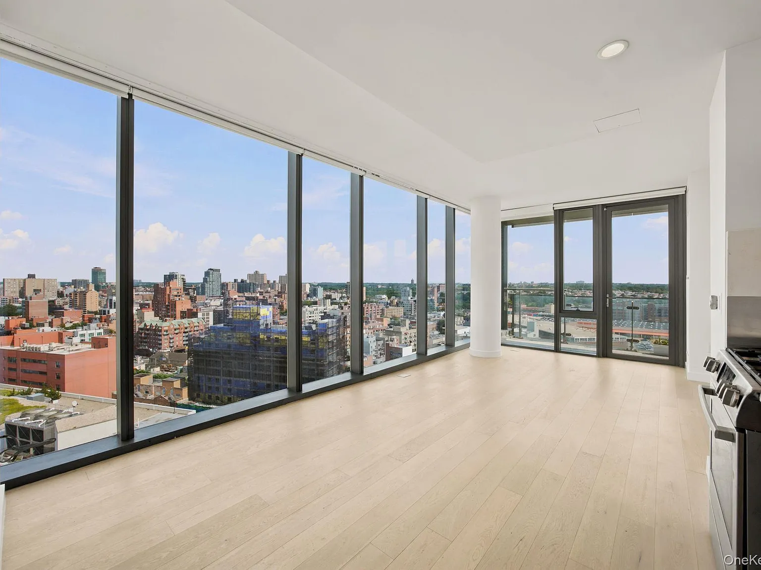 2 bed, 2.0 bath, 1056 sqft, $4,900 — Photo 3