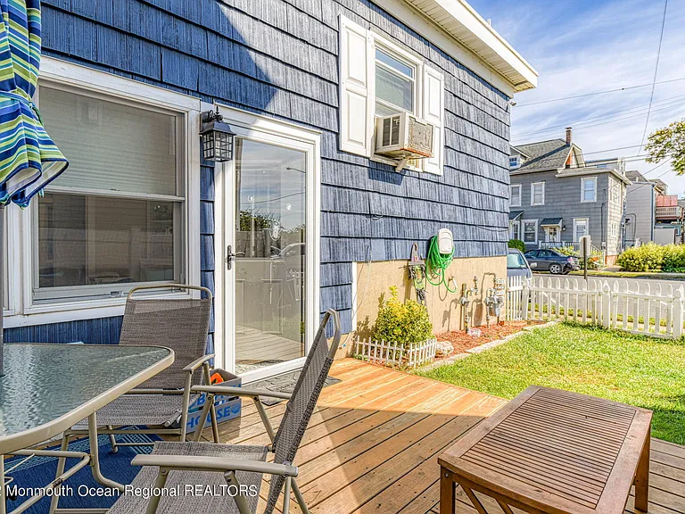 42 Abbott Ave — Photo 24