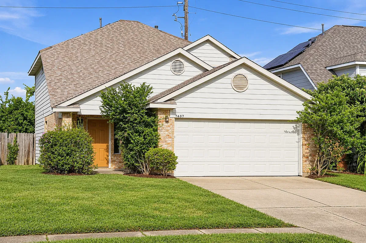 4 bed, 2.5 bath, 1870 sqft, $2,300 — Photo 3
