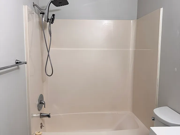 501 Fowler St — Photo 10