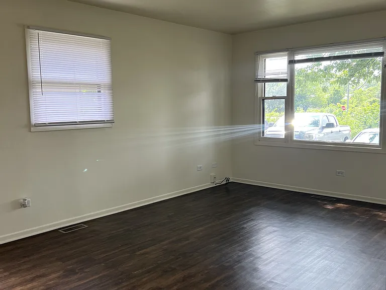 1832 Joppa Ave — Photo 2