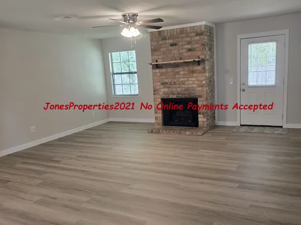 1318 Crooked Creek Dr, Lufkin, TX 75904