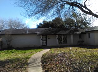 604 Mark St, Pleasanton, TX 78064