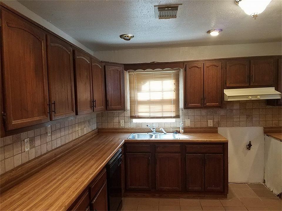 1st image of 7333 Oak Hill Dr