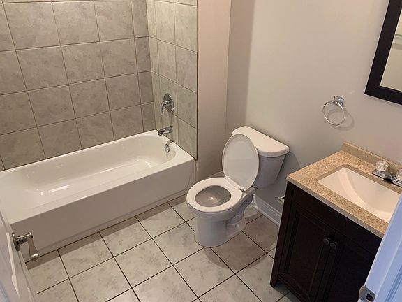 4th image of 6411 N Rockwell St APT 608