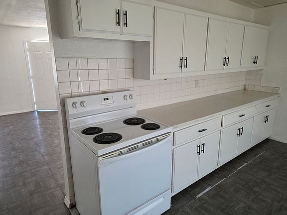 5th image of 2904 Bassler St