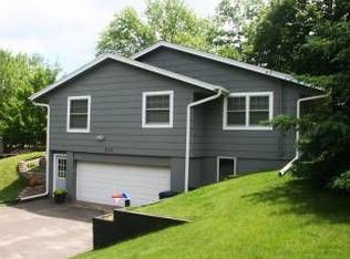 215 Upper Lea Ln, Long Lake, MN 55356
