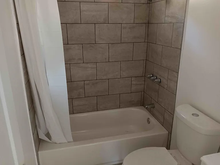 1514 Ewing St — Photo 11