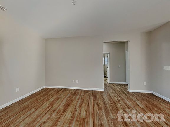 2nd image of 185 Southern Pl