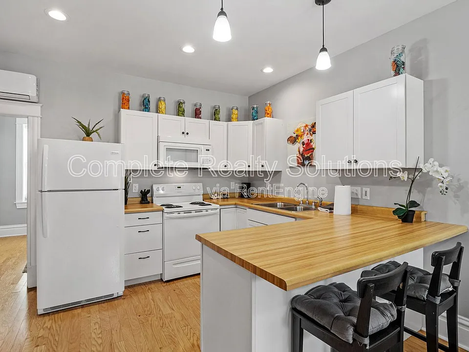 3661 S Broadway #1