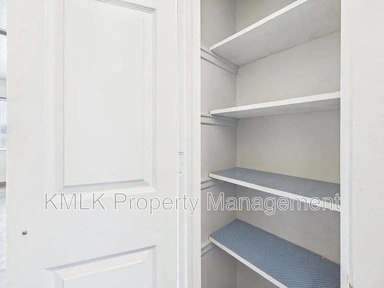 685 Sherman St — Photo 16
