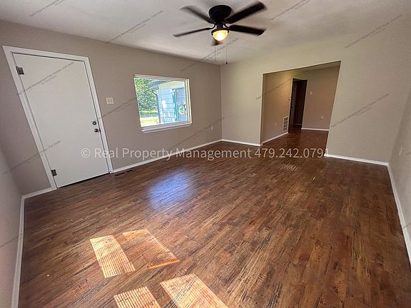 2nd image of 500 Gillette Ave