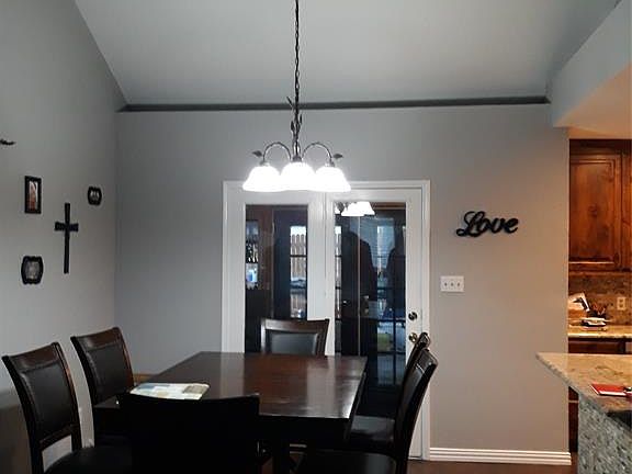 3rd image of 6613 Shadydell Dr
