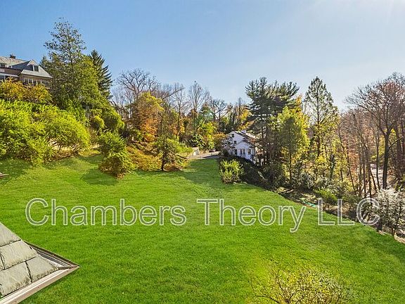 5th image of 2701 32nd St NW