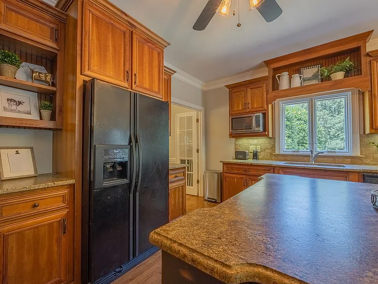 4060 Macon Hwy — Photo 6
