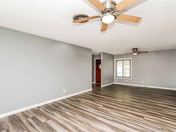 5th image of 4294 Annie Oakley Dr
