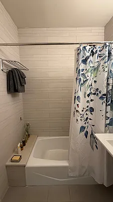 Bathroom, photo 1