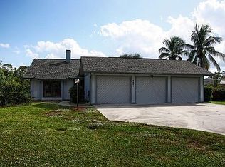 2471 King Arthurs Ct, Fort Myers, FL 33912