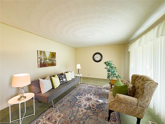 5th image of 12 Glendale Cres
