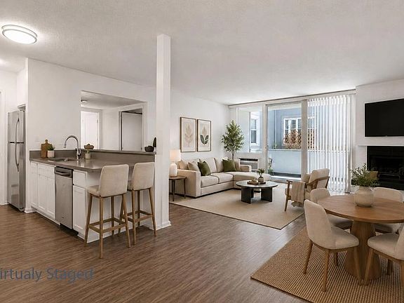 2nd image of 11946 Montana Ave APT 302