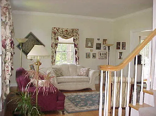 23 Indian Rock Rd — Photo 2