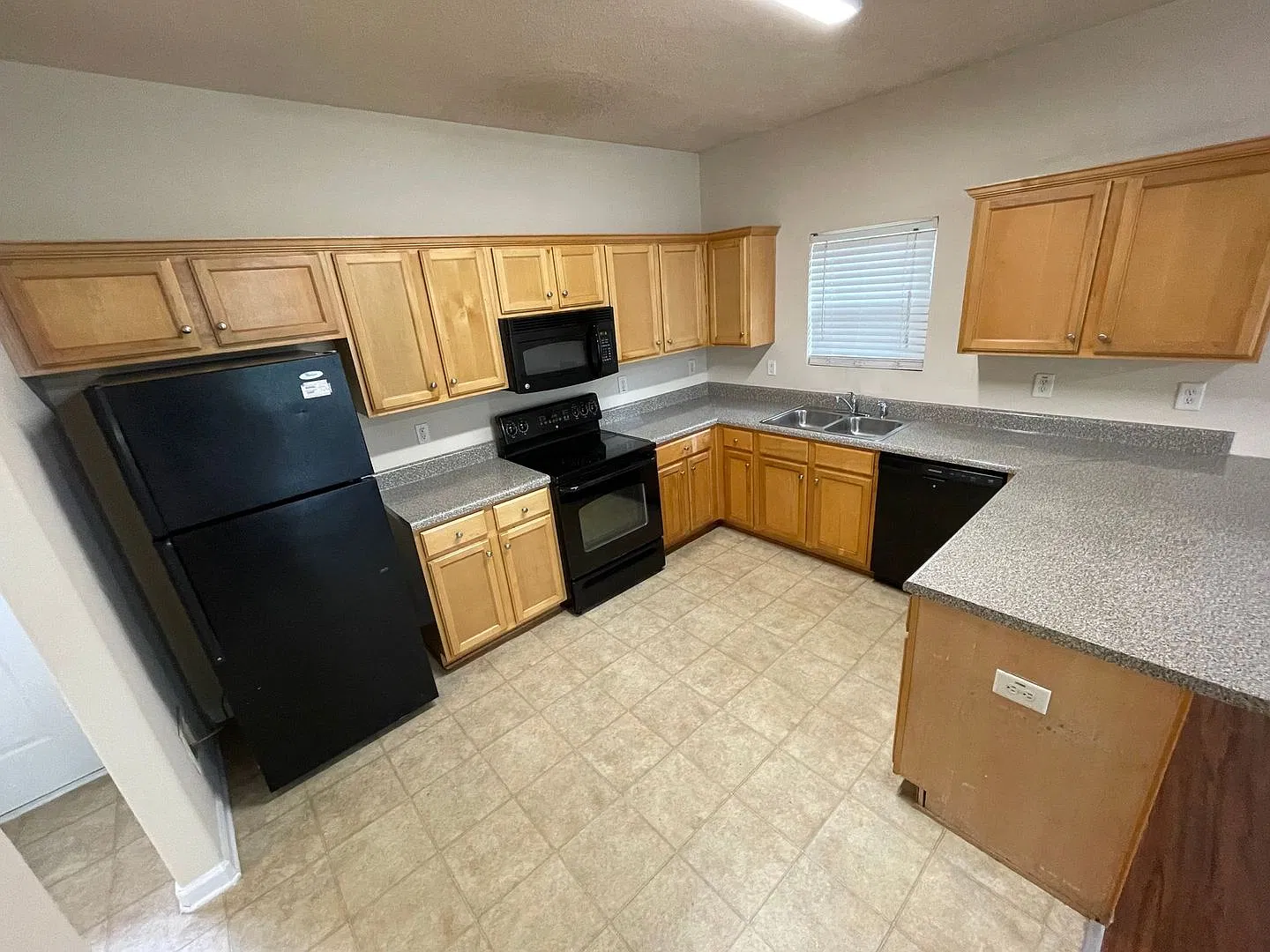 Bridgewater Home! Pre-Leasing For August 2027! — Photo 3