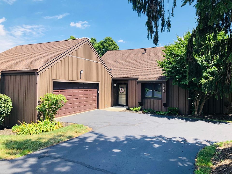 1st image of 680 Dogwood Ln