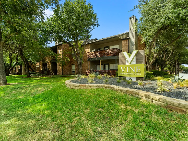 Vine on North Park — Photo 21