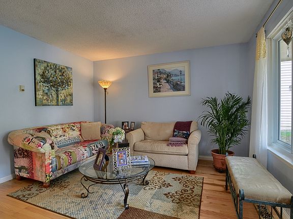 4th image of 651 Woodingham Ave