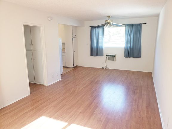 5th image of 4936 Hazeltine Ave #5