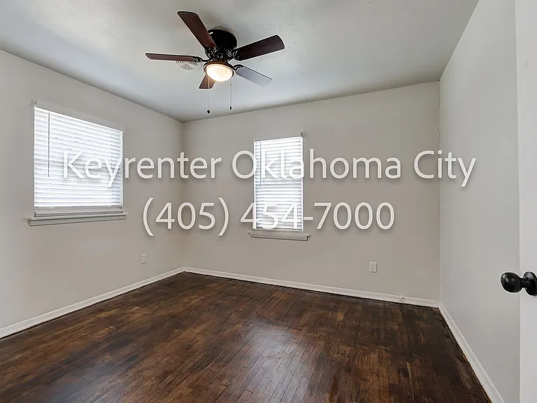 4913 N Willow Ave — Photo 17