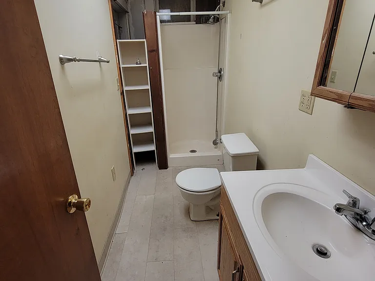 421 N 16th St #4 — Photo 10