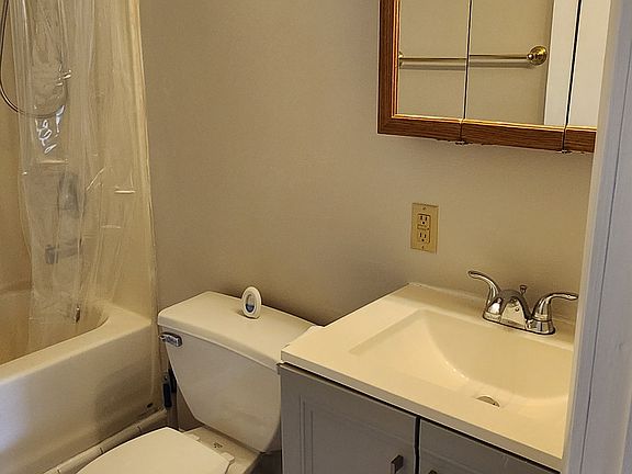 4th image of 317 Clearfield Ave APT C
