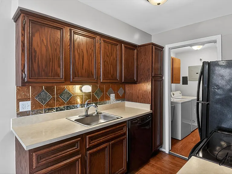 15834 N Franklin Dr — Photo 10