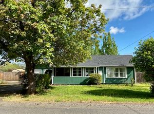 2010 Sunset Dr, Medford, OR 97501