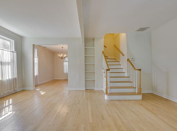 2nd image of 5347 N Bowmanville Ave