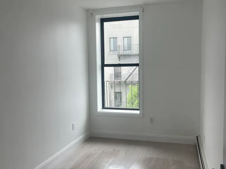 1086 De Kalb Ave #2F — Photo 2