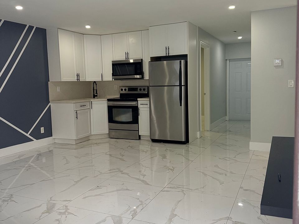 1st image of 4411 Palm Ave