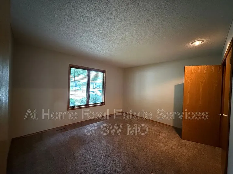4121 S Parkcrest Ave — Photo 10