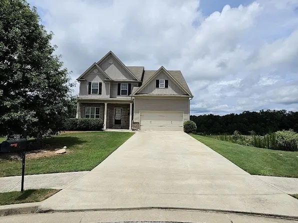 1235 Saint James Pl, Loganville, GA 30052